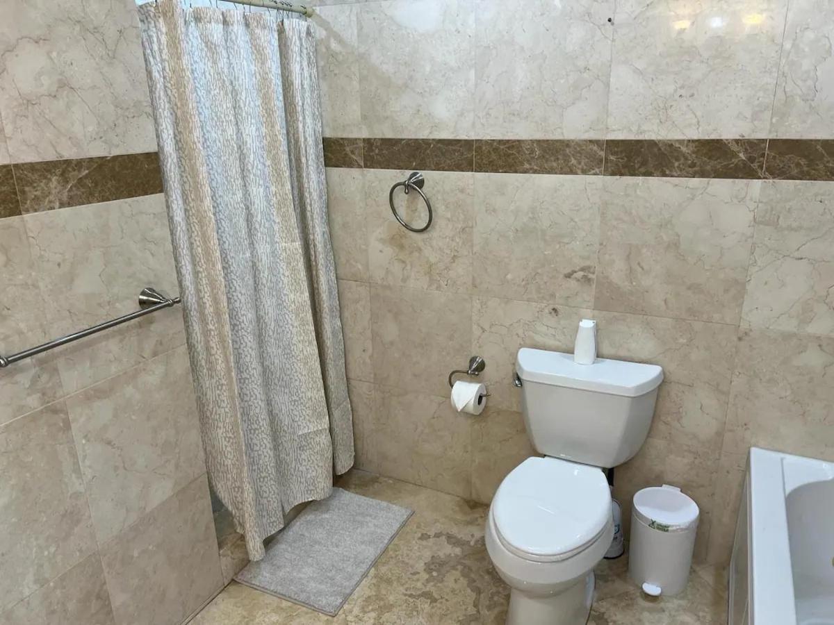 Cozy Lakeside With Private Bath & Entrance Pembroke Pines